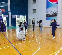 球员采访_比赛节奏持续高位，强度贯穿全场(比赛的节奏)